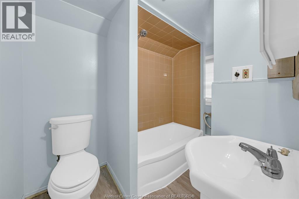 427 Cameron Property Photo 27