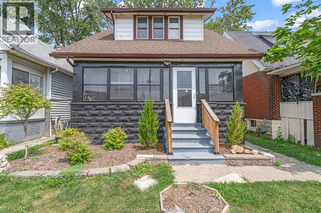 982 Elm Avenue Property Photo 1