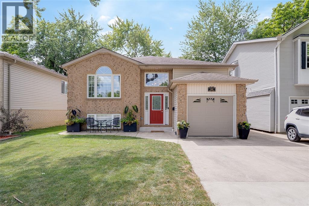 1309 ELLROSE Property Photo 1