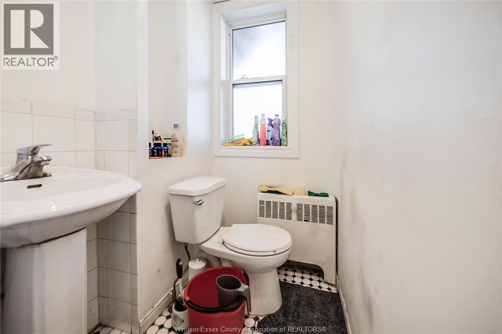 756 Brant Street Property Photo 16