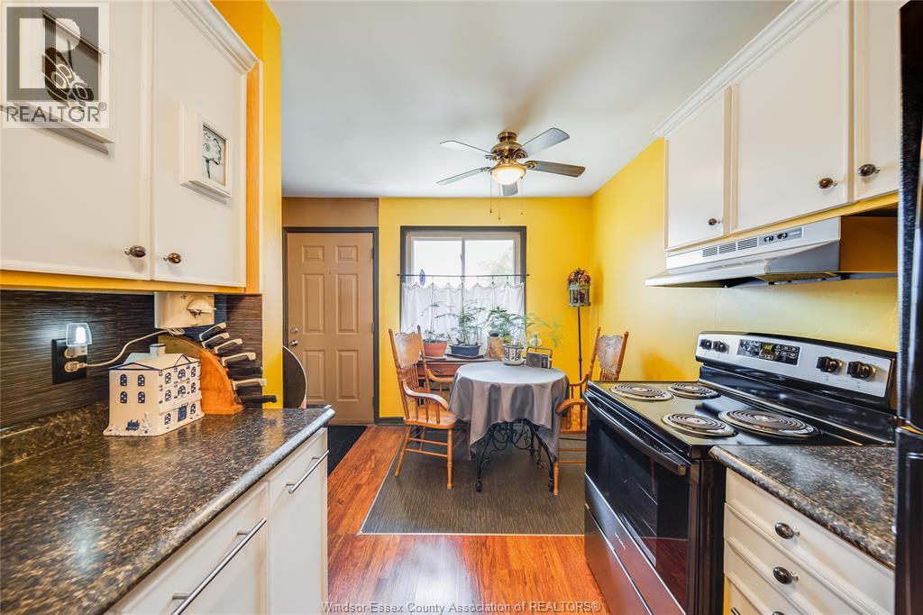 5492 Lassaline Ave #4 Property Photo 4