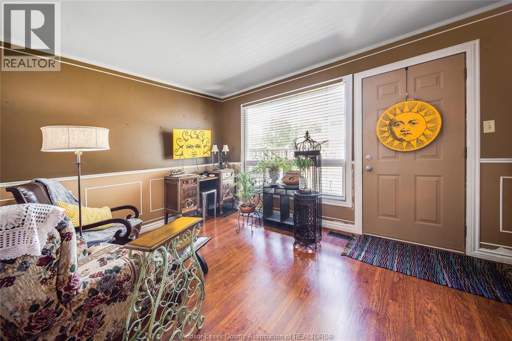 5492 Lassaline Ave #4 Property Photo 7