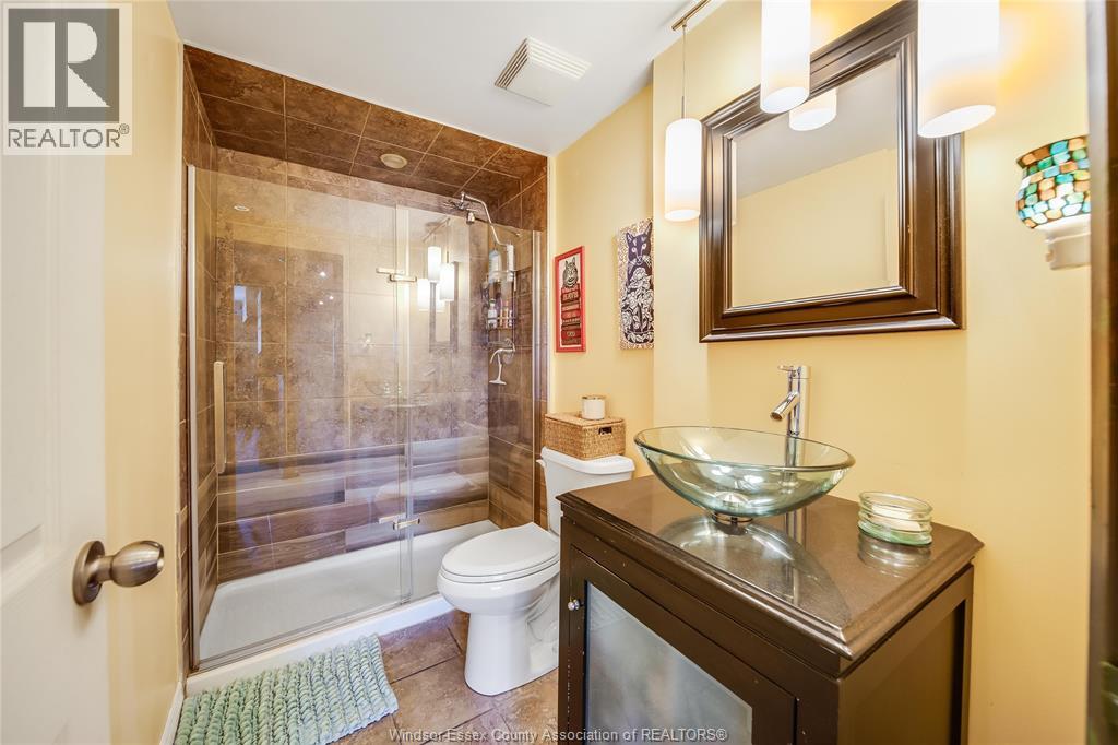 5492 Lassaline Ave #4 Property Photo 14