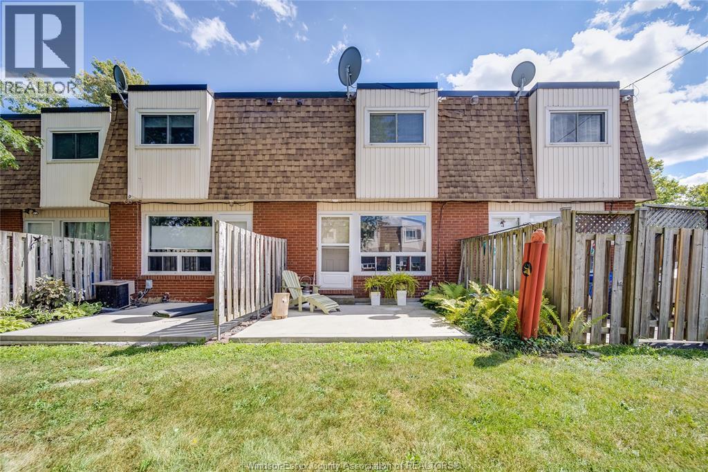 5492 Lassaline Ave #4 Property Photo 23