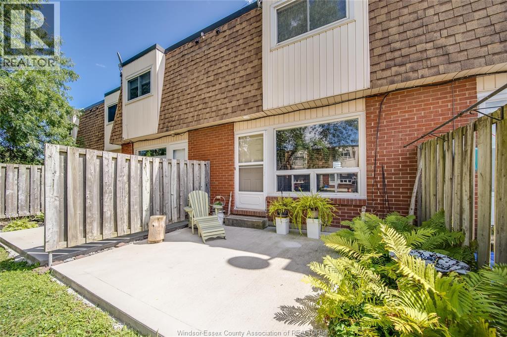 5492 Lassaline Ave #4 Property Photo 24