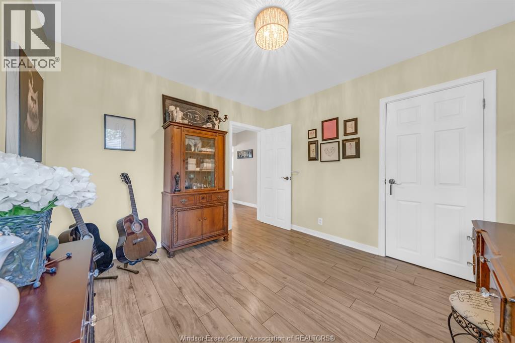 22 Danforth Property Photo 18