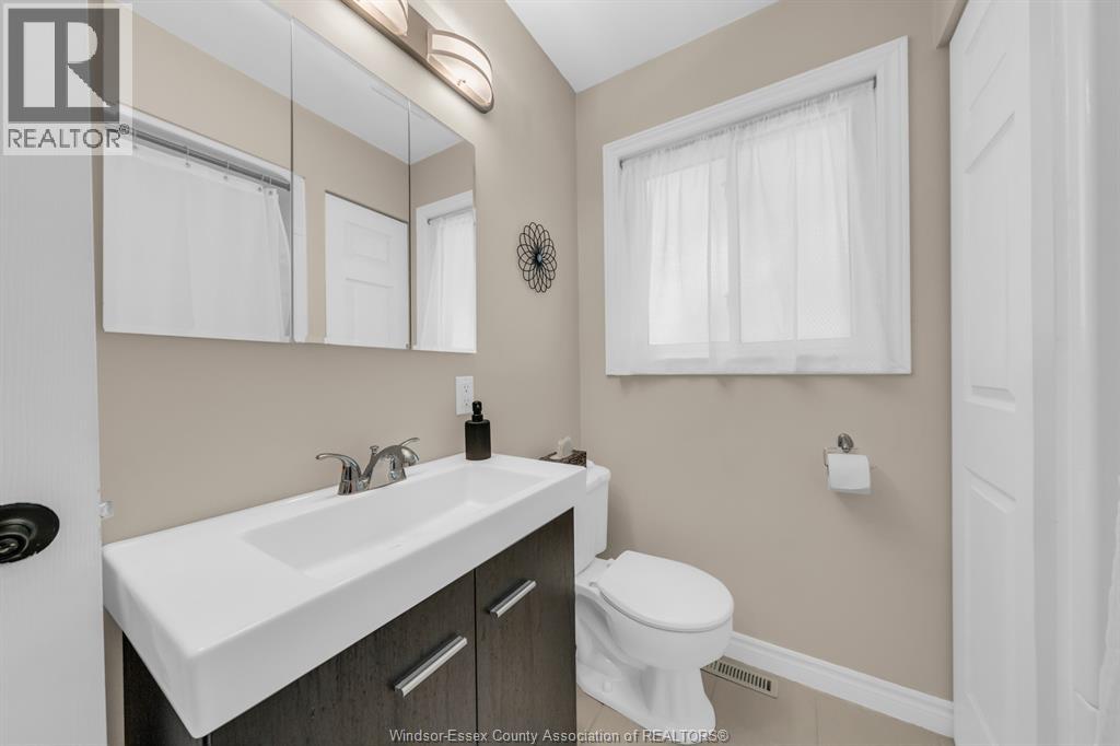 22 Danforth Property Photo 19