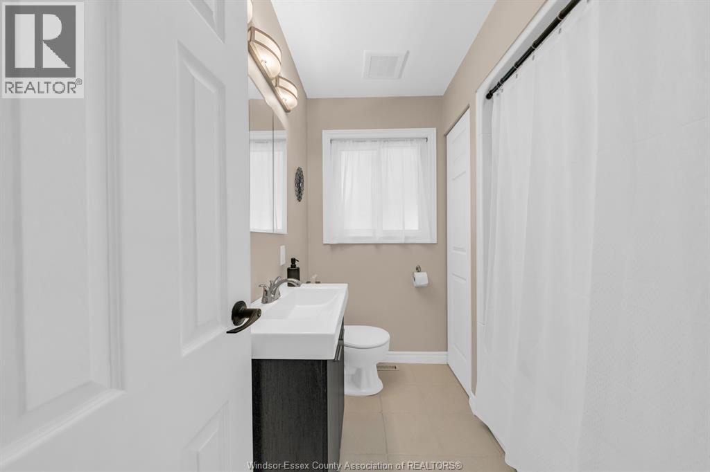 22 Danforth Property Photo 20