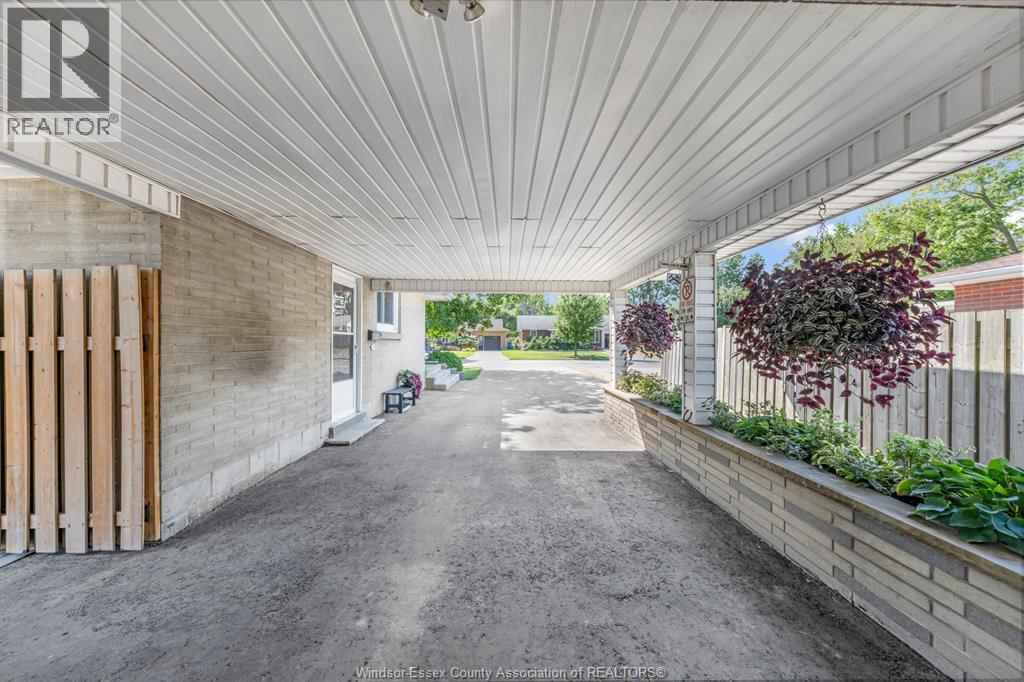 22 Danforth Property Photo 34