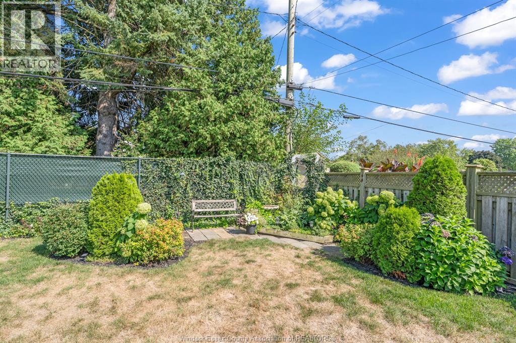 22 Danforth Property Photo 38