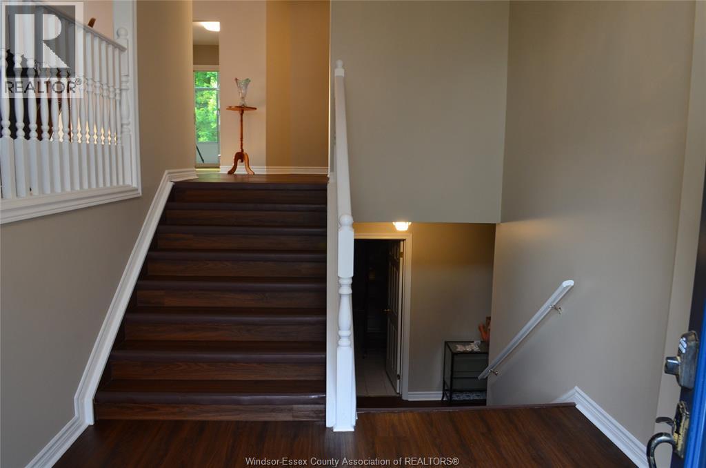 1270 Woodmont Crescent Property Photo 3