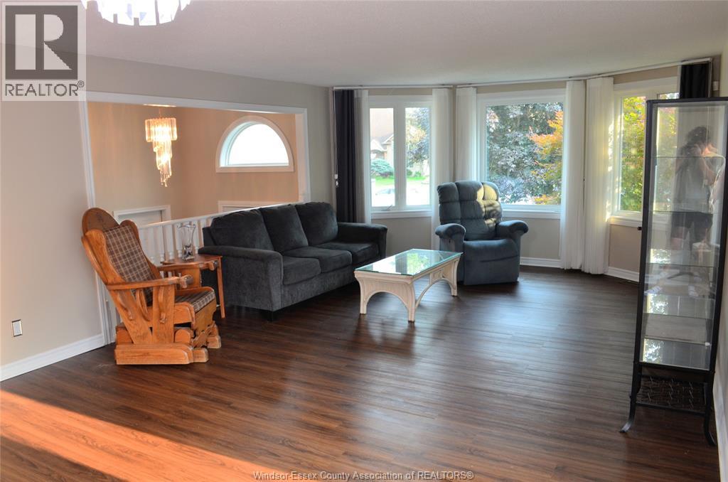 1270 Woodmont Crescent Property Photo 8