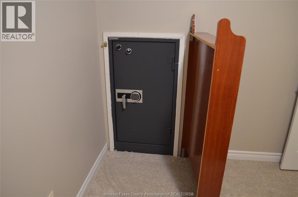 1270 Woodmont Crescent Property Photo 18