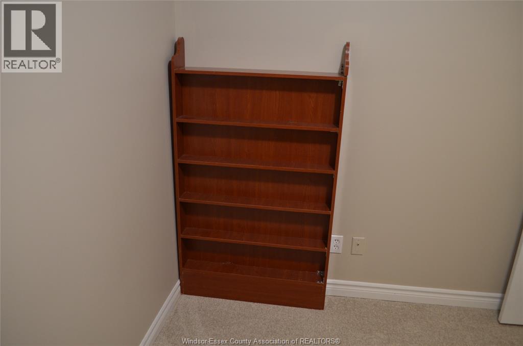 1270 Woodmont Crescent Property Photo 19