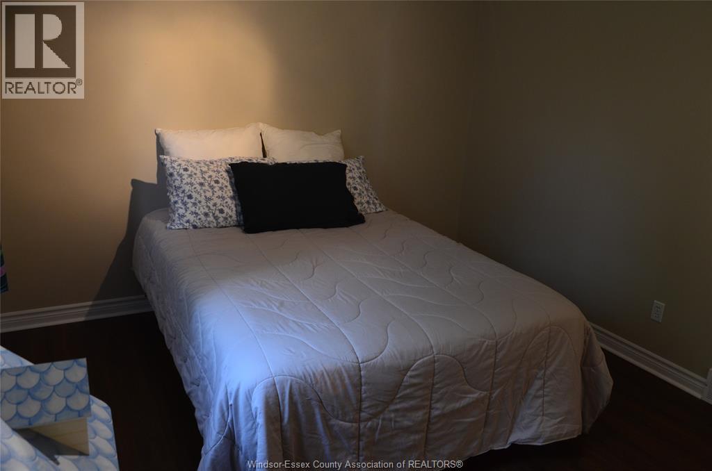 1270 Woodmont Crescent Property Photo 22