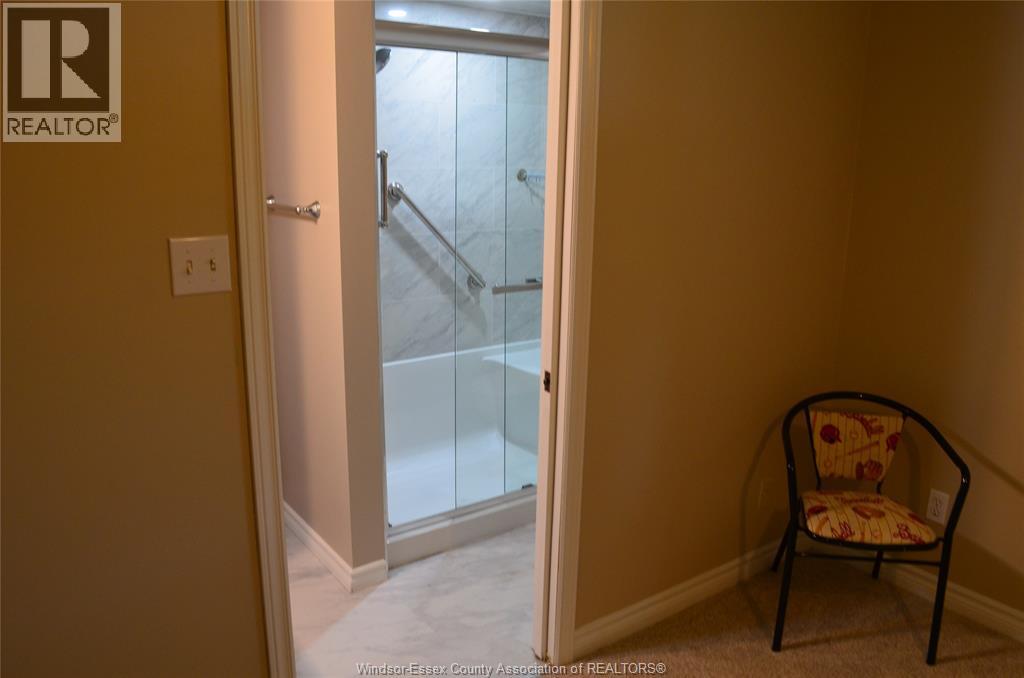 1270 Woodmont Crescent Property Photo 24