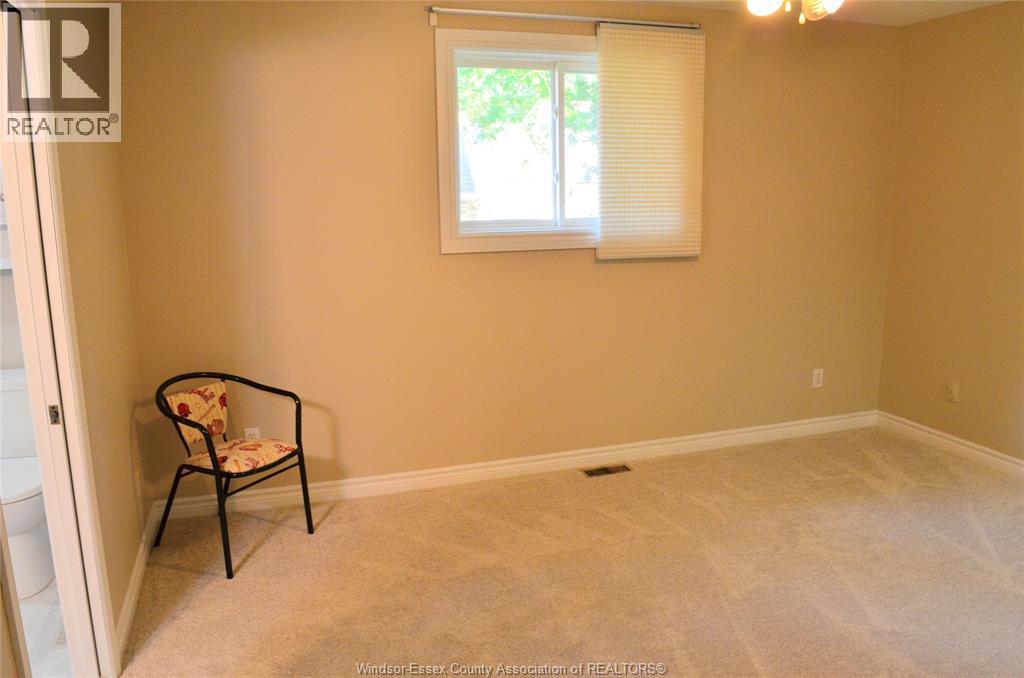1270 Woodmont Crescent Property Photo 25