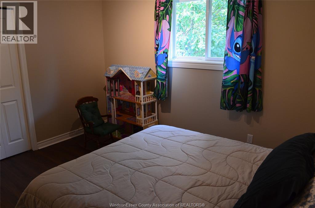 1270 Woodmont Crescent Property Photo 27