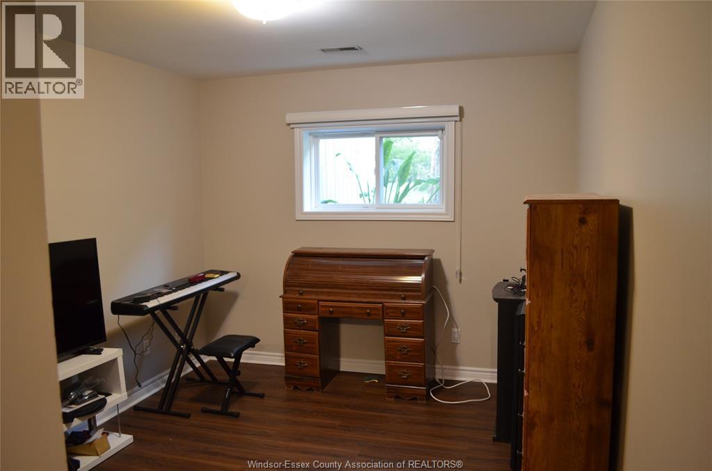 1270 Woodmont Crescent Property Photo 28