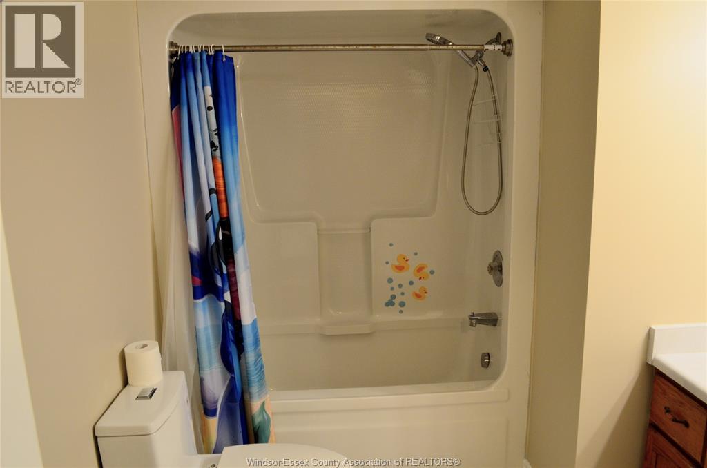 1270 Woodmont Crescent Property Photo 30