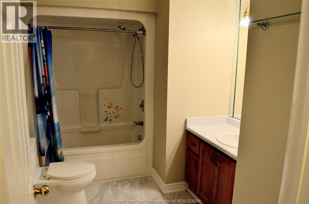 1270 Woodmont Crescent Property Photo 31