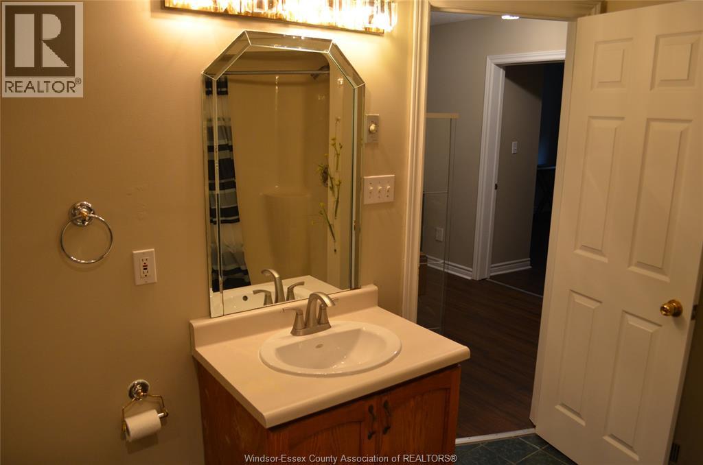 1270 Woodmont Crescent Property Photo 33