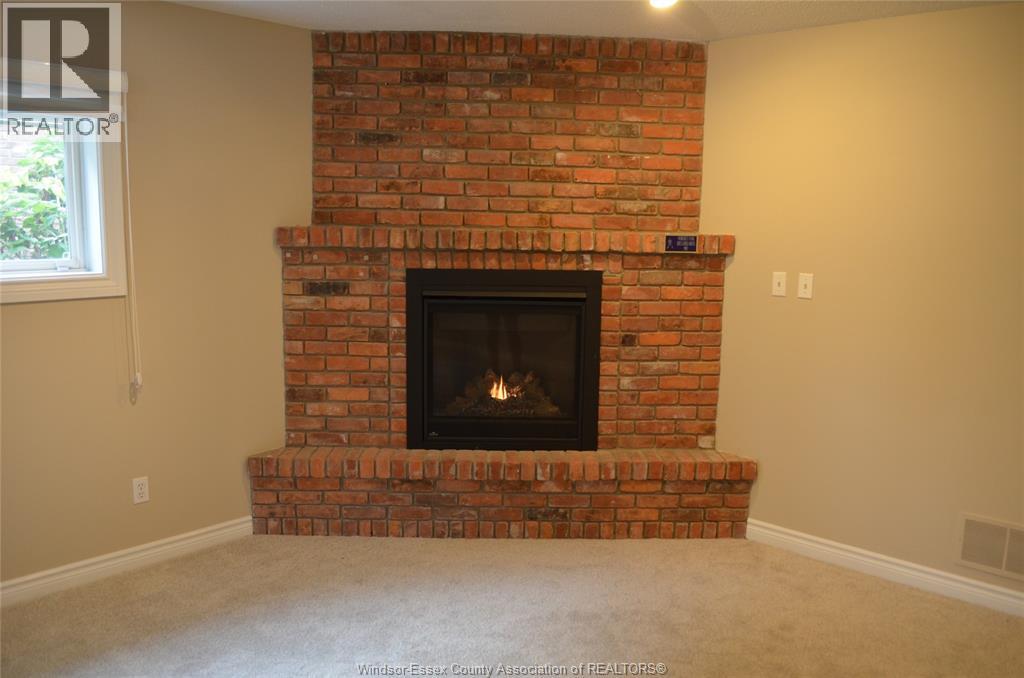 1270 Woodmont Crescent Property Photo 34