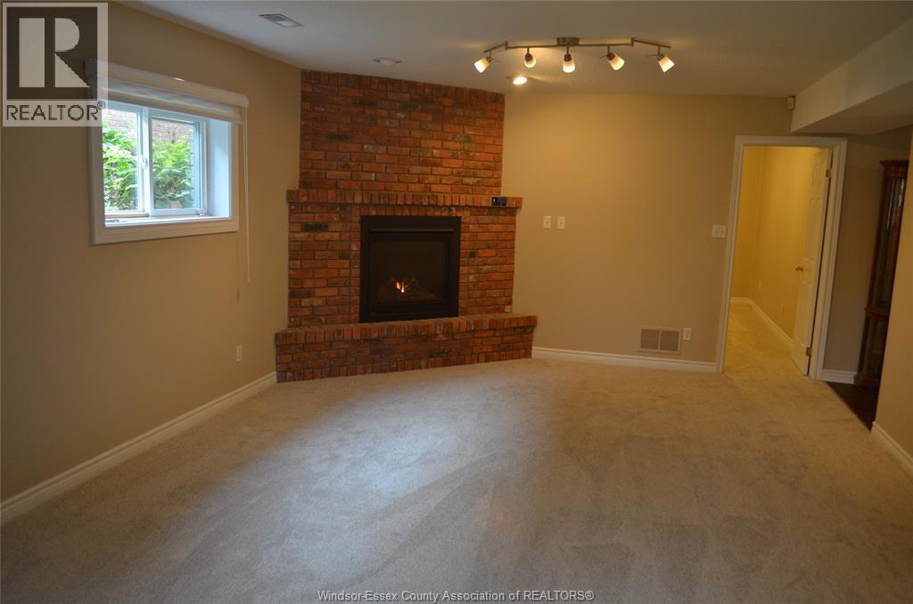 1270 Woodmont Crescent Property Photo 35