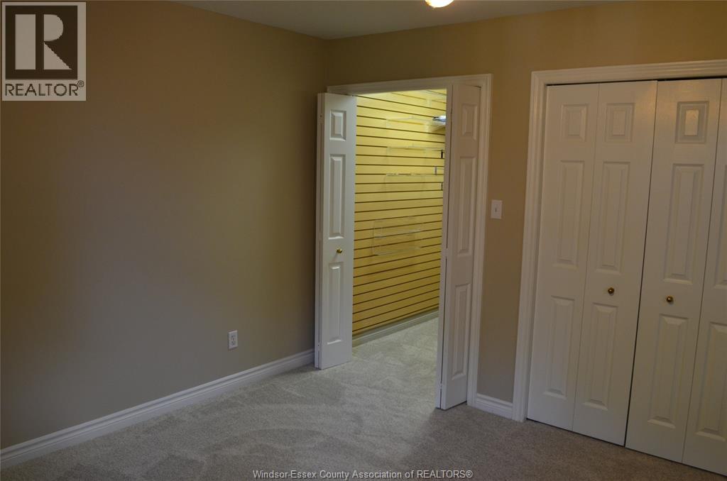 1270 Woodmont Crescent Property Photo 41