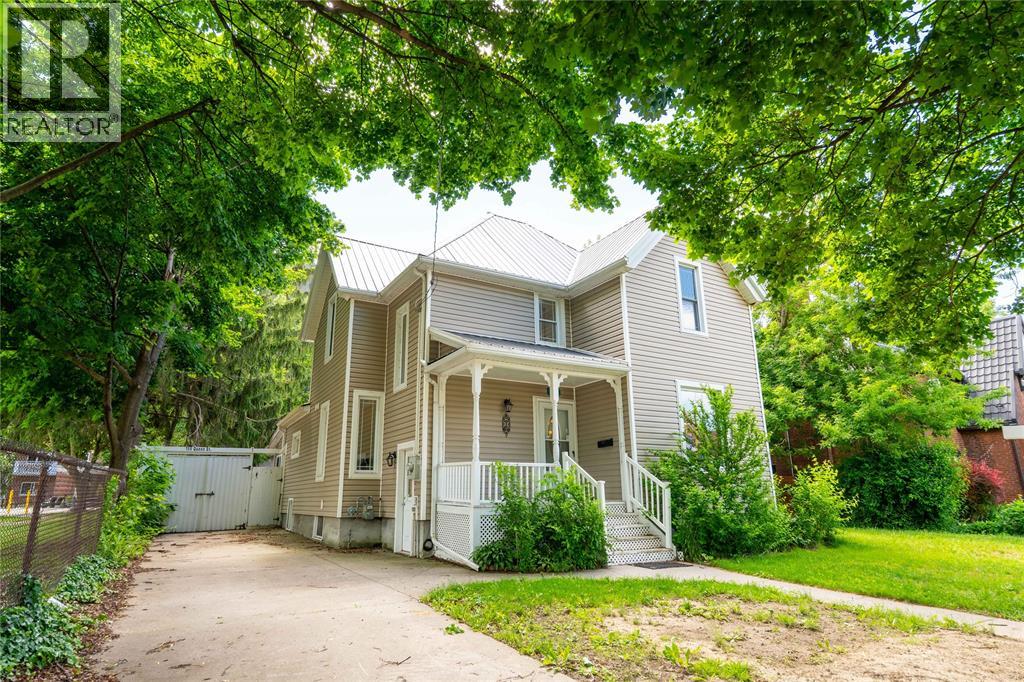 156 QUEEN STREET Property Photo 1