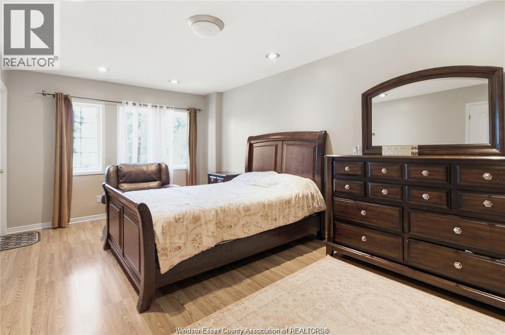936 North Talbot Road Property Photo 19