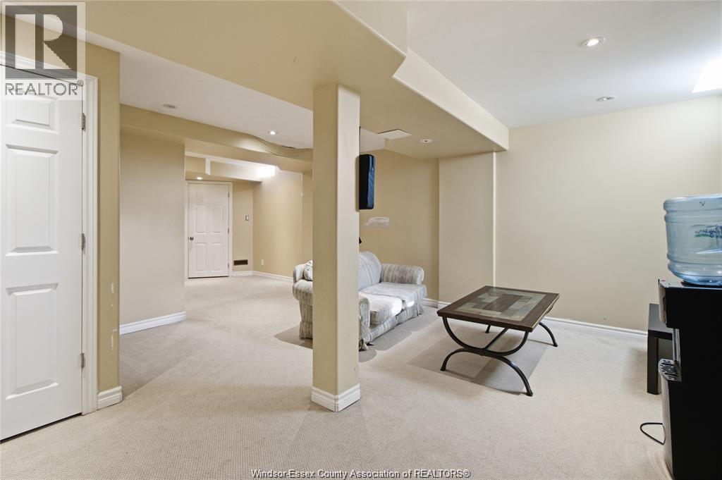 936 North Talbot Road Property Photo 24