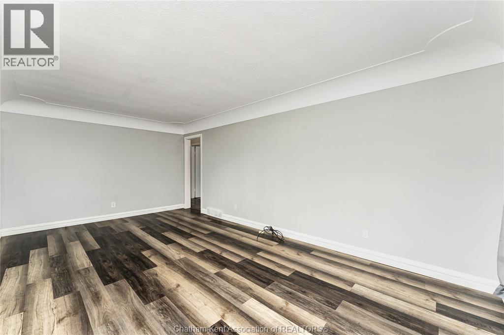 864 Mcnaughton Avenue East Property Photo 19