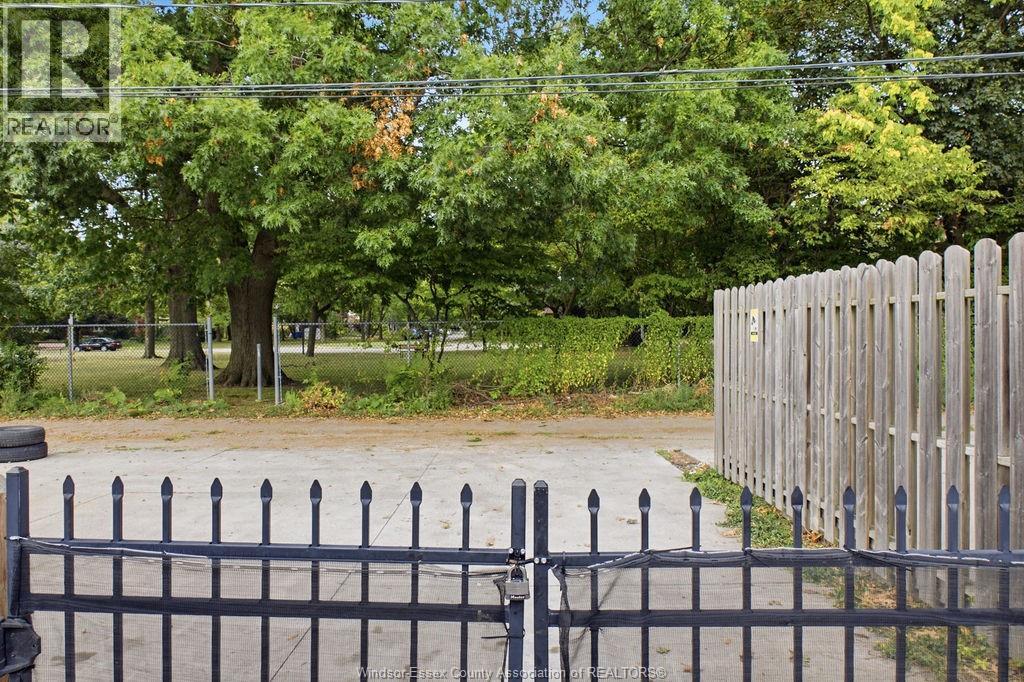2014 Ottawa Street Property Photo 27