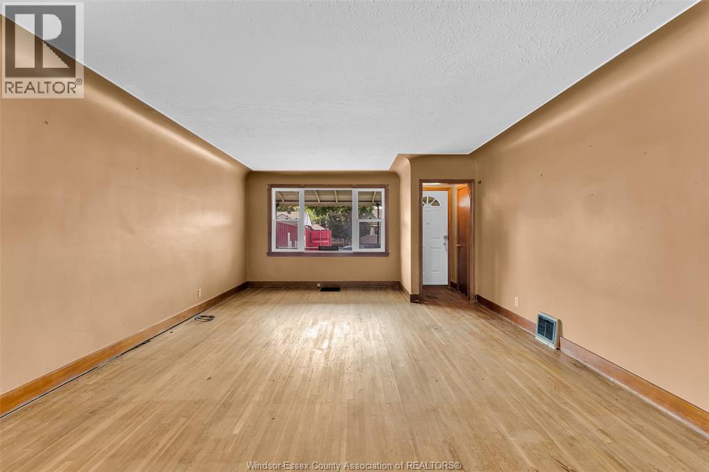2258 Parkwood Property Photo 4