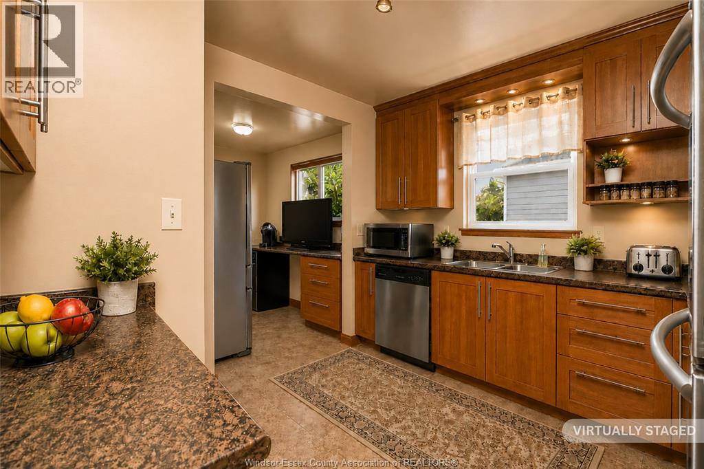 2258 Parkwood Property Photo 7