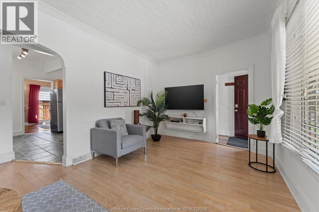 1437 Windermere Property Photo 6