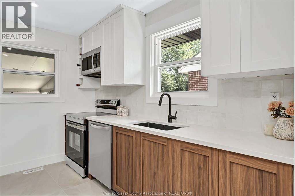 994 Isabelle Property Photo 12