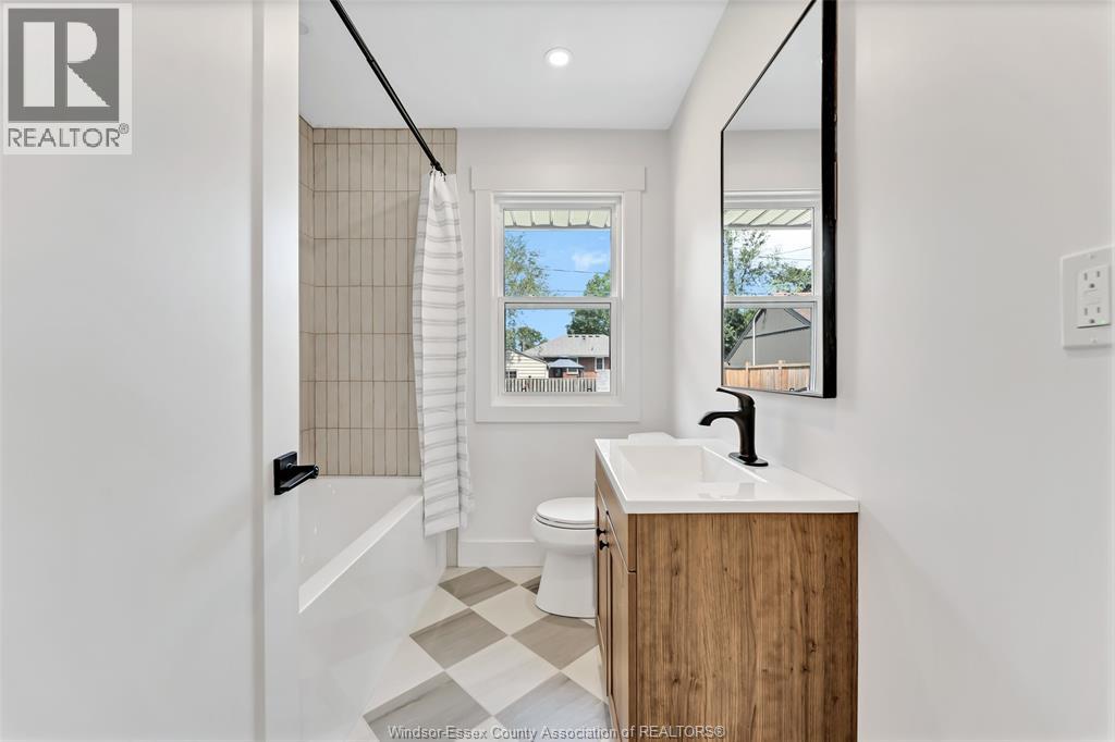 994 Isabelle Property Photo 18