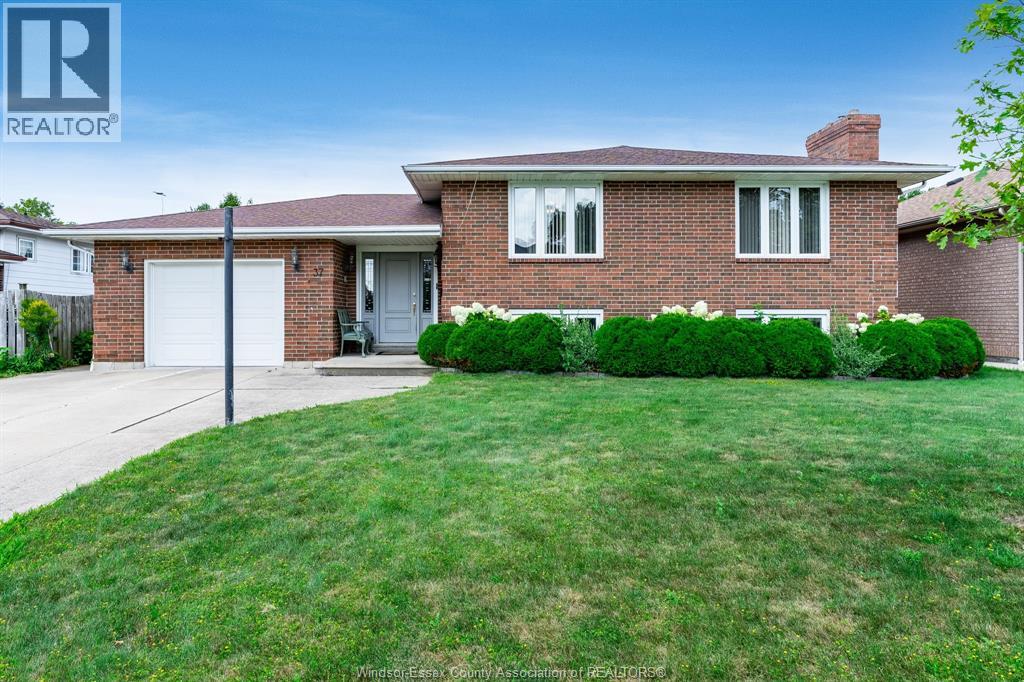 37 Elizabeth CRESCENT