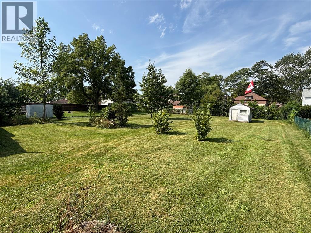 273 Emma Street Property Photo 4