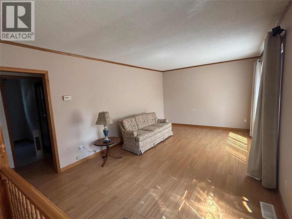 273 Emma Street Property Photo 5