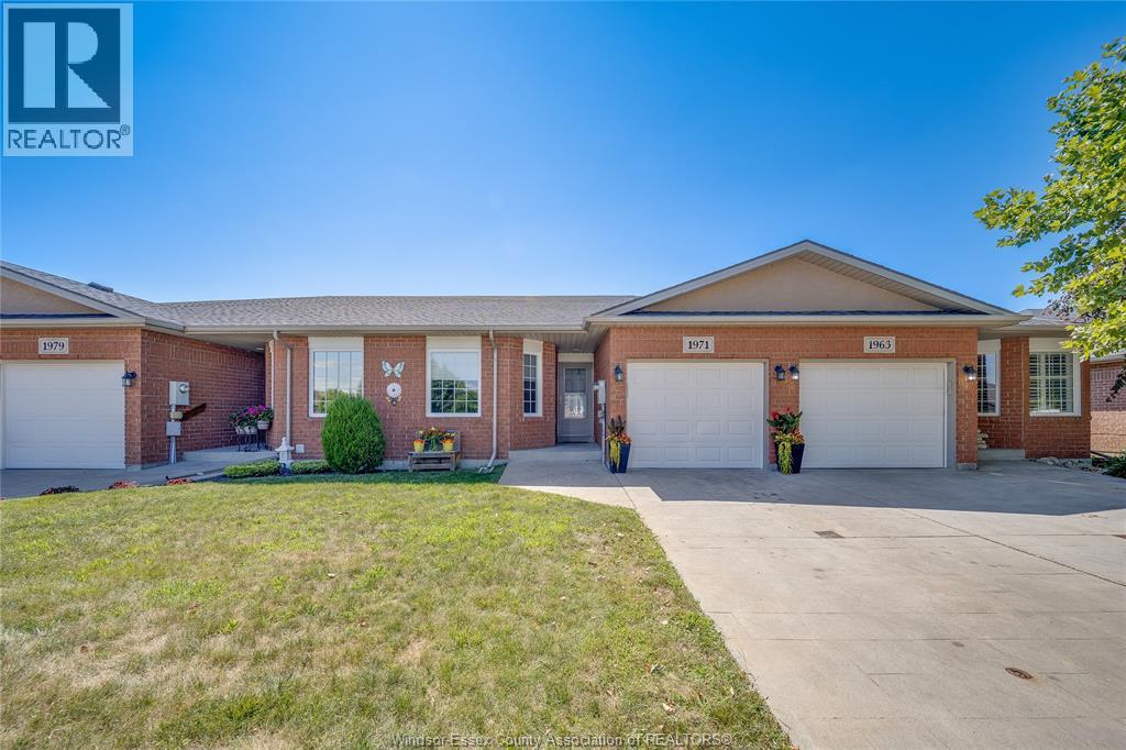 1971 Luxury Avenue Property Photo 1