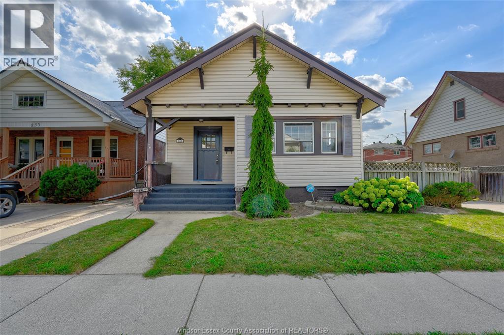 849 LAWRENCE ROAD Property Photo 1