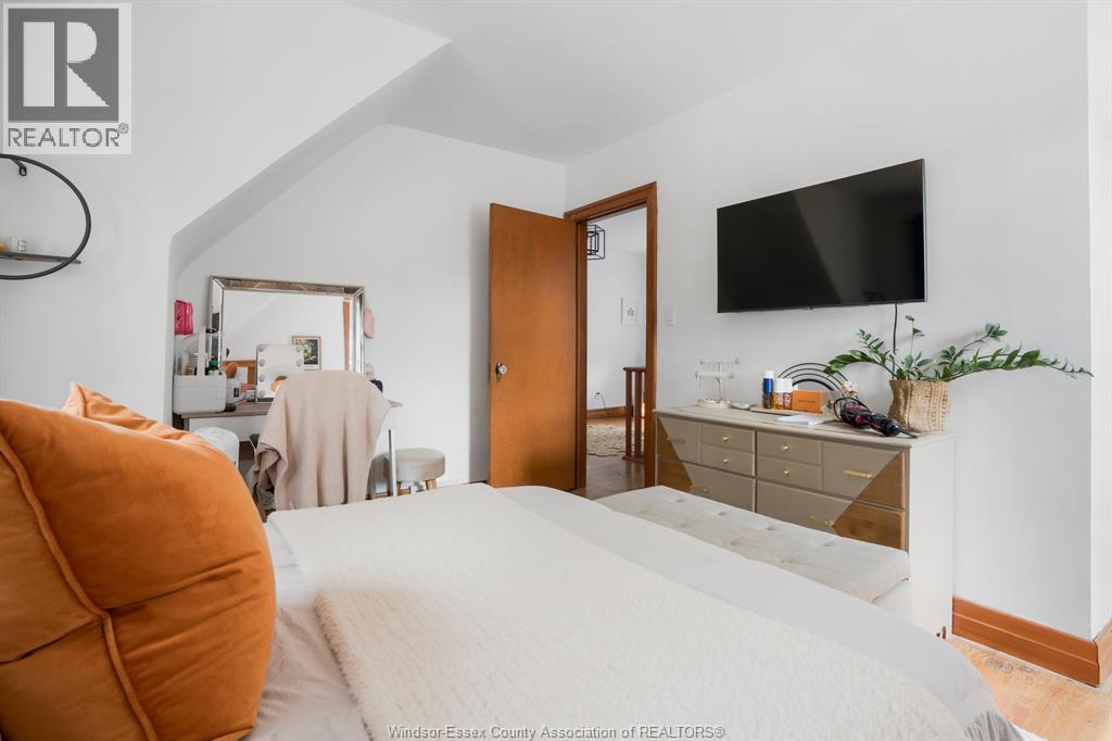 11 College Property Photo 27