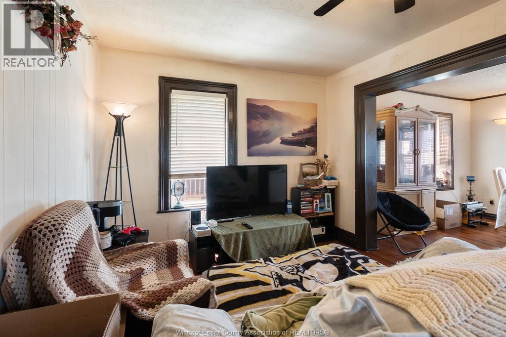 261 Bathurst Street Property Photo 11