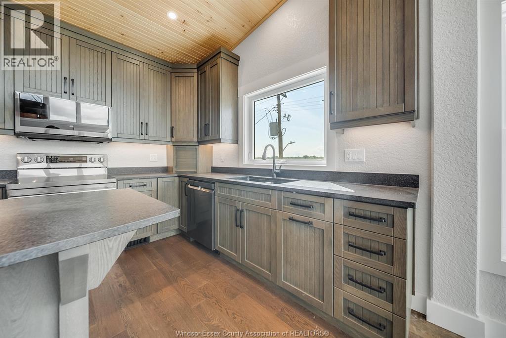 4360 St. Clair Parkway Property Photo 12