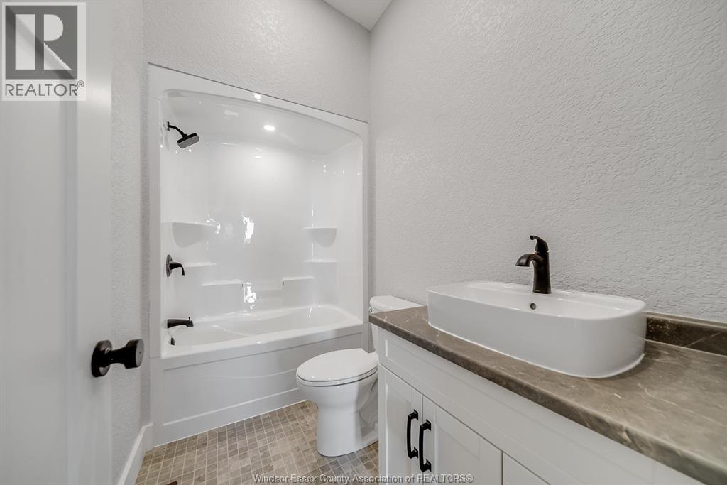 4360 St. Clair Parkway Property Photo 20