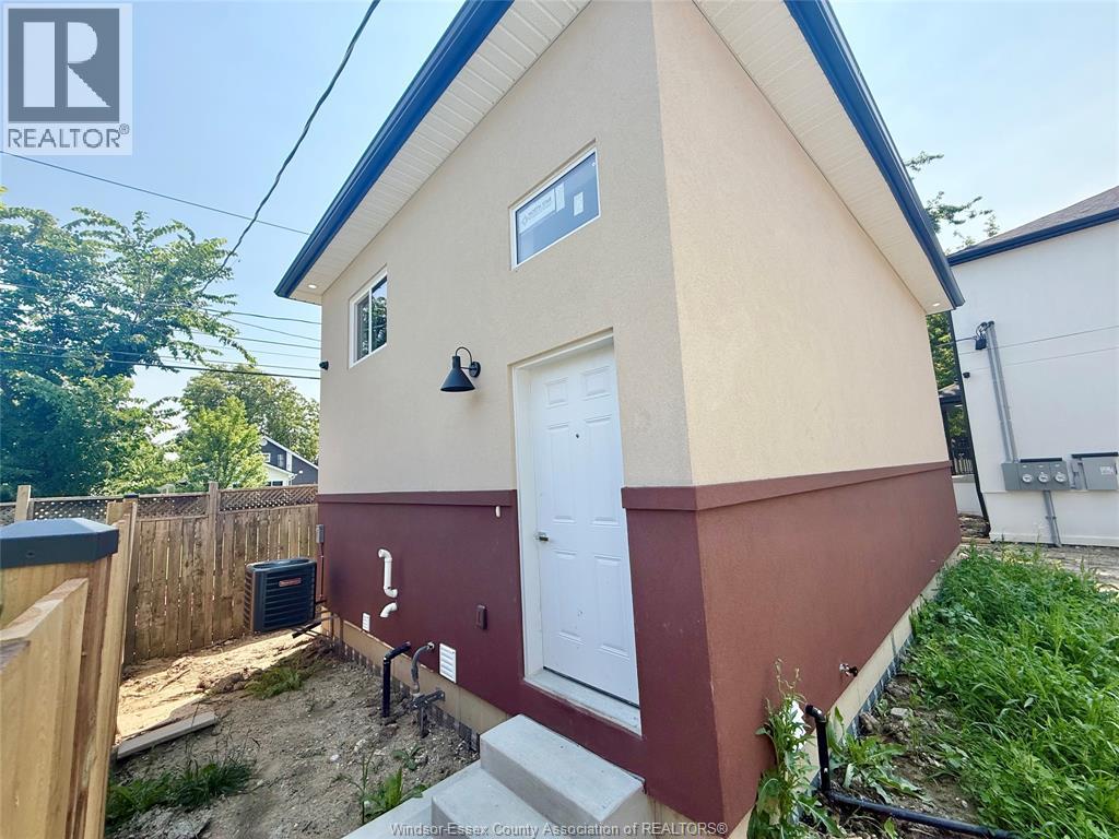 1740 BUCKINGHAM DRIVE Property Photo 1