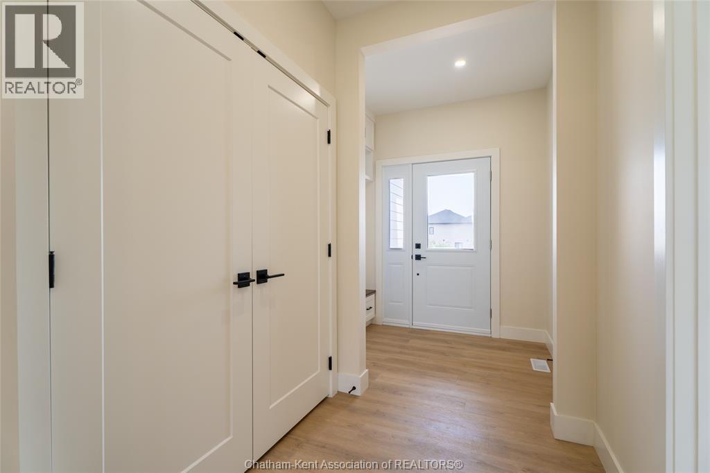 56 Lantern Lane Property Photo 4